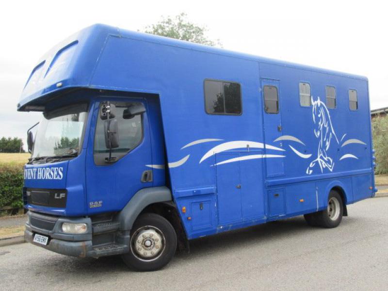 15-691-2006 DAF LF 55 180 13 Ton Coach built by Highbury Horseboxes. Stalled for 3 with smart living. Sleeping for 4.. Mot August 2023.. No external tack locker intruding into the horse area